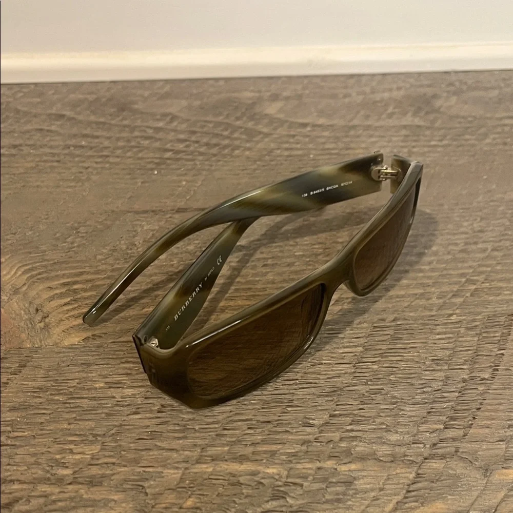 NWOT VTG Burberry 135 8483/S BXCD 57 14 Wmns Olive Nova Check Sunglasses - Picture 11 of 11